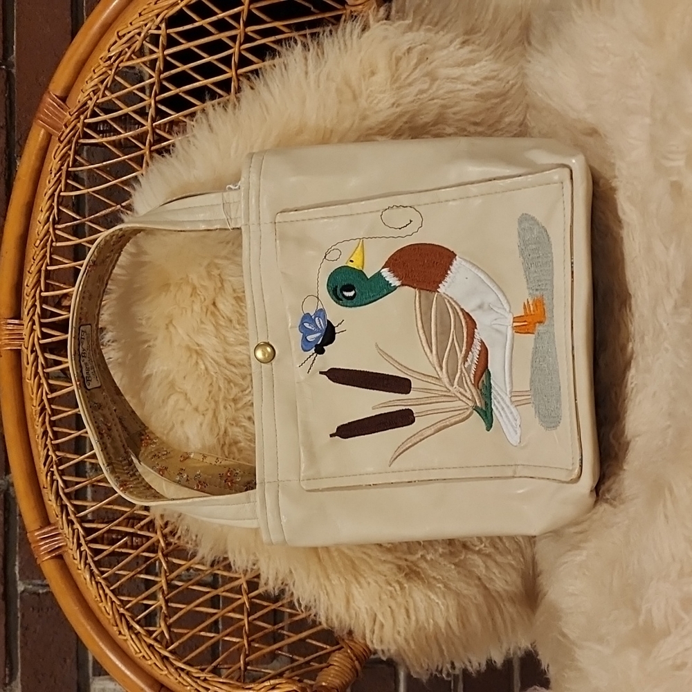 NWT Vintage Embroidered Mallard Duck Leather Purse